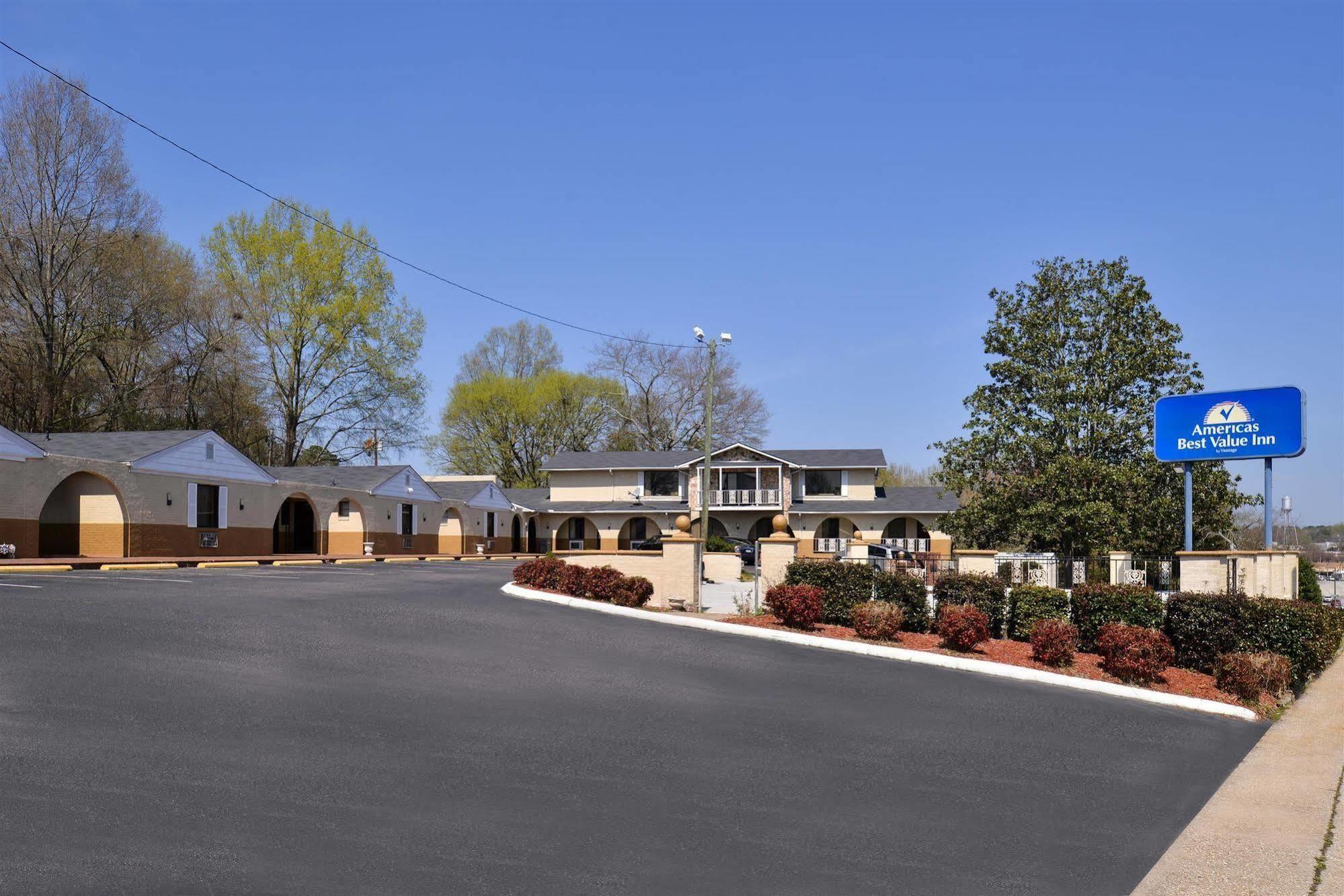 Loyalty Inn Rockingham Exterior photo